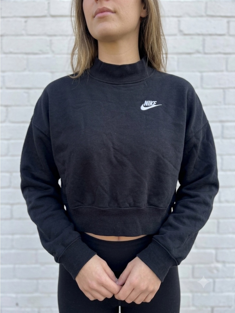 Nike Black Long‑Sleeve Pullover – Size XS | Athletic Streetwear | Minimalist